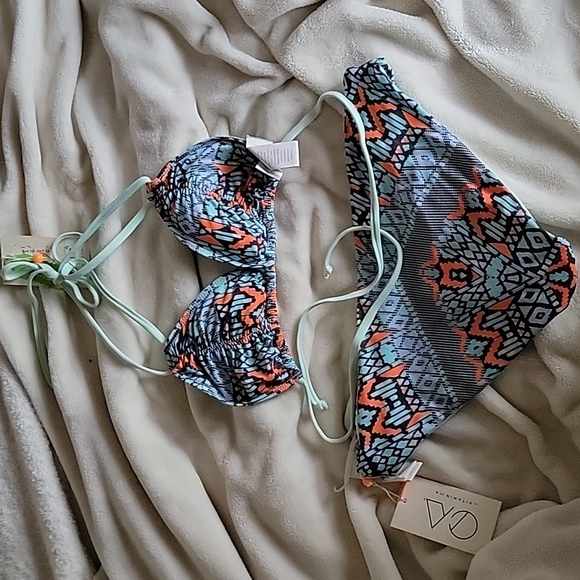 Vitamin A Bikini NWT - Picture 2 of 6